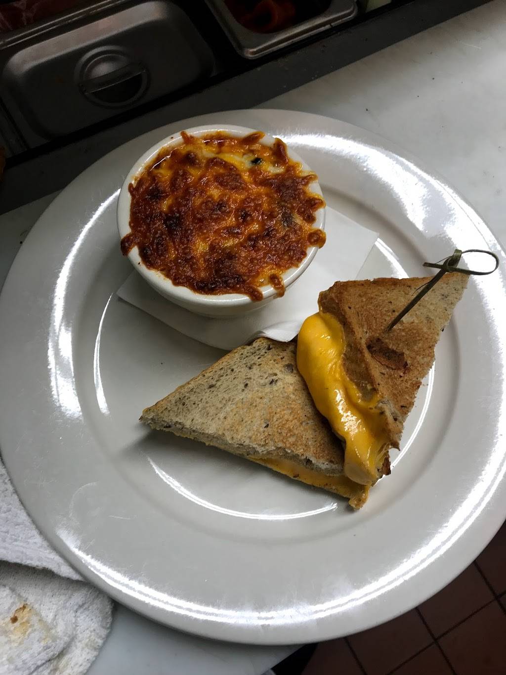 McMahons Public House | restaurant | 39 5th Ave, Brooklyn, NY 11217, USA | 7182304549 OR +1 718-230-4549