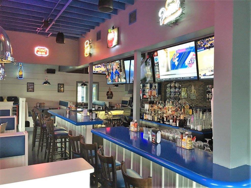 Point Burger Bar Milwaukee | restaurant | 10950 Good Hope Rd, Milwaukee, WI 53224, USA | 4147972970 OR +1 414-797-2970