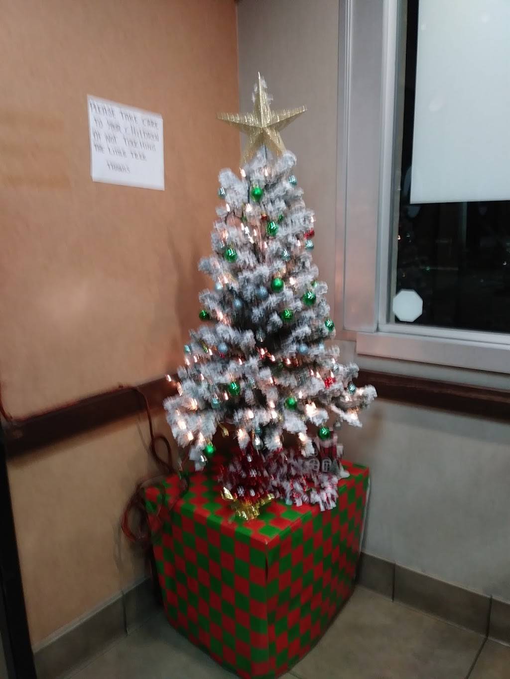 Jack in the Box | restaurant | 1502 S Main St, Santa Ana, CA 92707, USA | 7145439433 OR +1 714-543-9433