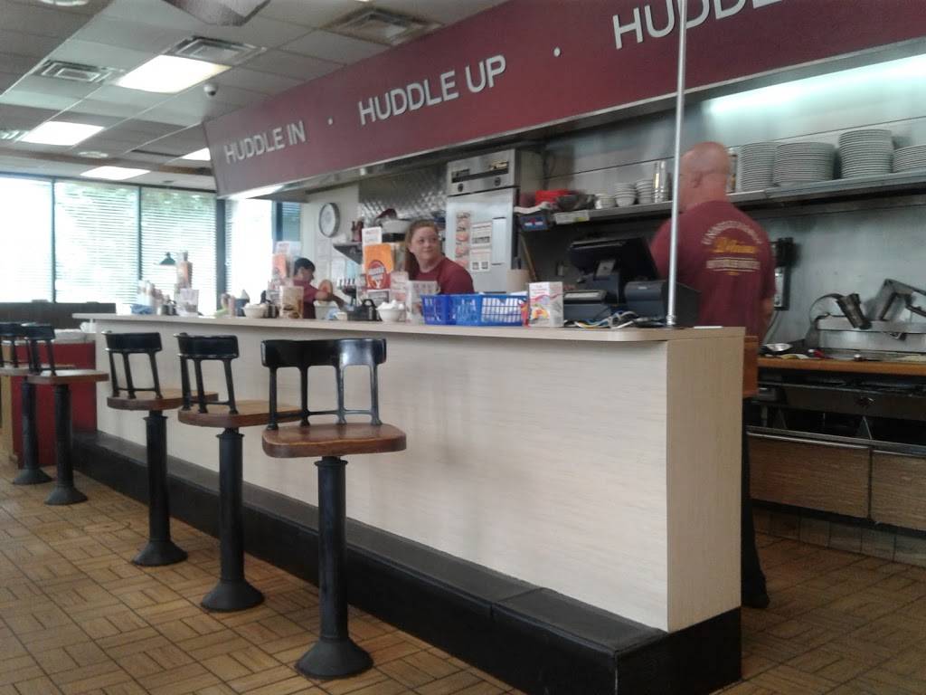 Huddle House | restaurant | 143 US-441, Clayton, GA 30525, USA | 7067827398 OR +1 706-782-7398