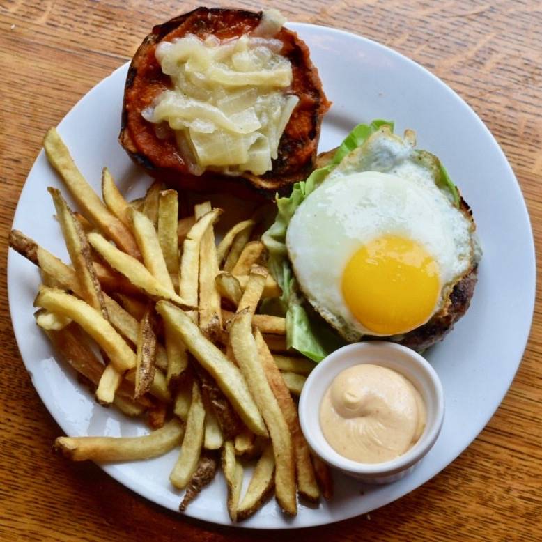 The Glunz Tavern | restaurant | 1202 N Wells St, Chicago, IL 60610, USA | 3126423001 OR +1 312-642-3001