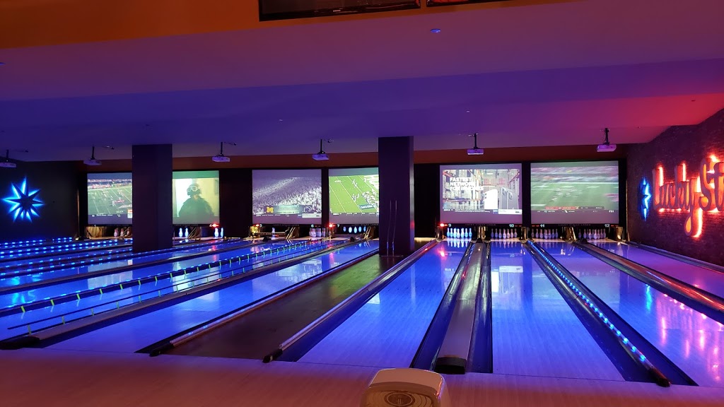 Lucky Strike Downtown Chicago | night club | 322 E Illinois St, Chicago, IL 60611, USA | 3122458331 OR +1 312-245-8331