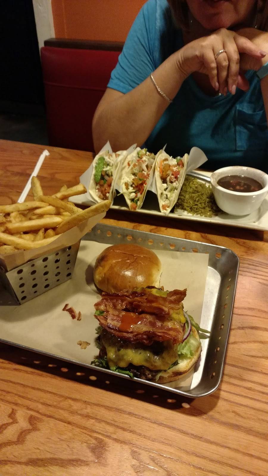 Chilis Grill & Bar | meal takeaway | 3401 Dale Rd, Modesto, CA 95356, USA | 2095265985 OR +1 209-526-5985