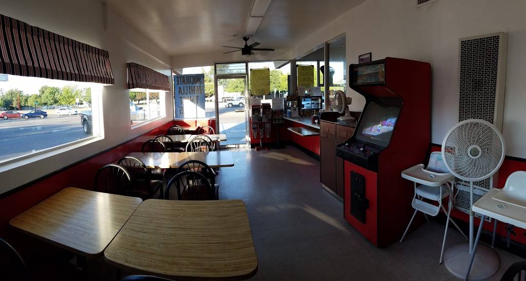 Sno-White Drive-In | meal takeaway | 4085 Clovis Ave, Fresno, CA 93727, USA | 5592916753 OR +1 559-291-6753