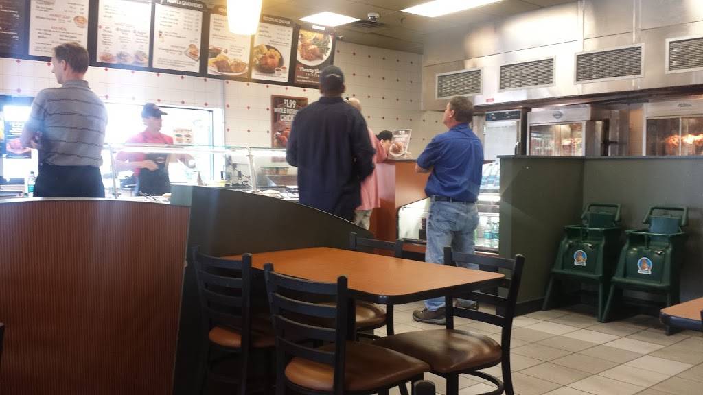 Boston Market | restaurant | 61 Newtown Rd, Danbury, CT 06810, USA | 2037924868 OR +1 203-792-4868