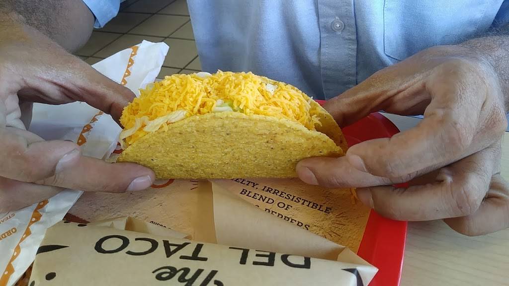 Del Taco | meal takeaway | 6550 San Fernando Rd, Glendale, CA 91201, USA | 8189561236 OR +1 818-956-1236