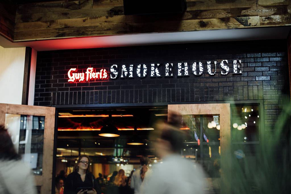 Guy Fieris Smokehouse | restaurant | 333 Waterside Dr #103, Norfolk, VA 23510, USA | 7572332918 OR +1 757-233-2918