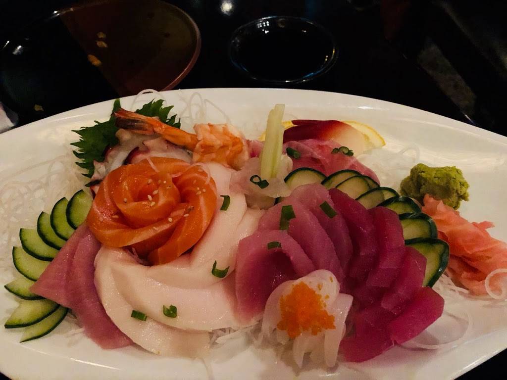 Seadog Sushi Bar | restaurant | 3344, 1500 W Division St, Chicago, IL 60642, USA | 7732358100 OR +1 773-235-8100