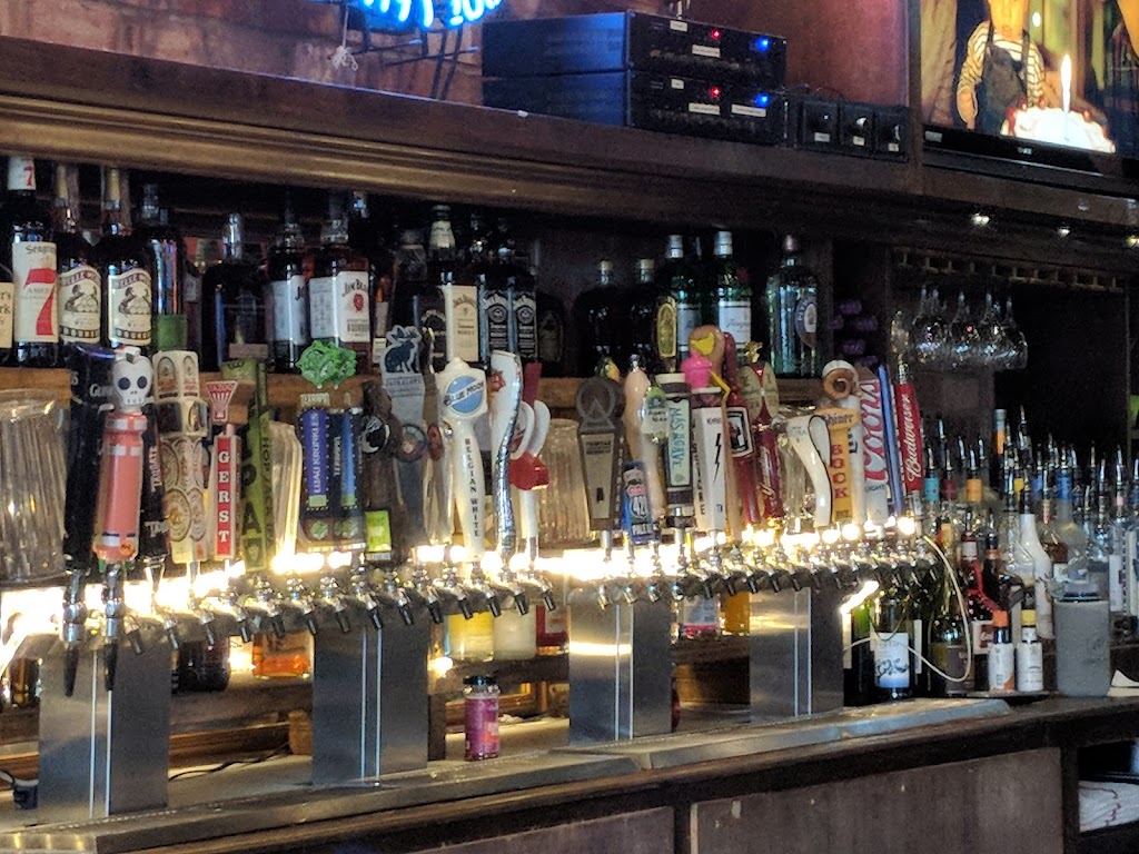 Brewhouse 100 | restaurant | 8098 TN-100, Nashville, TN 37221, USA | 6156732981 OR +1 615-673-2981