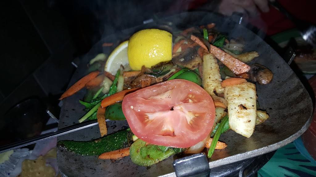 Las Palmas Mexican Restaurant | restaurant | 26228 IL-83, Mundelein, IL 60060, USA | 8473937088 OR +1 847-393-7088