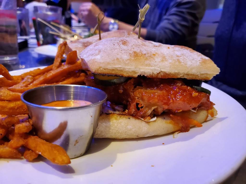 Kona Grill | restaurant | 3000 E 1st Ave #184, Denver, CO 80206, USA | 7209741300 OR +1 720-974-1300