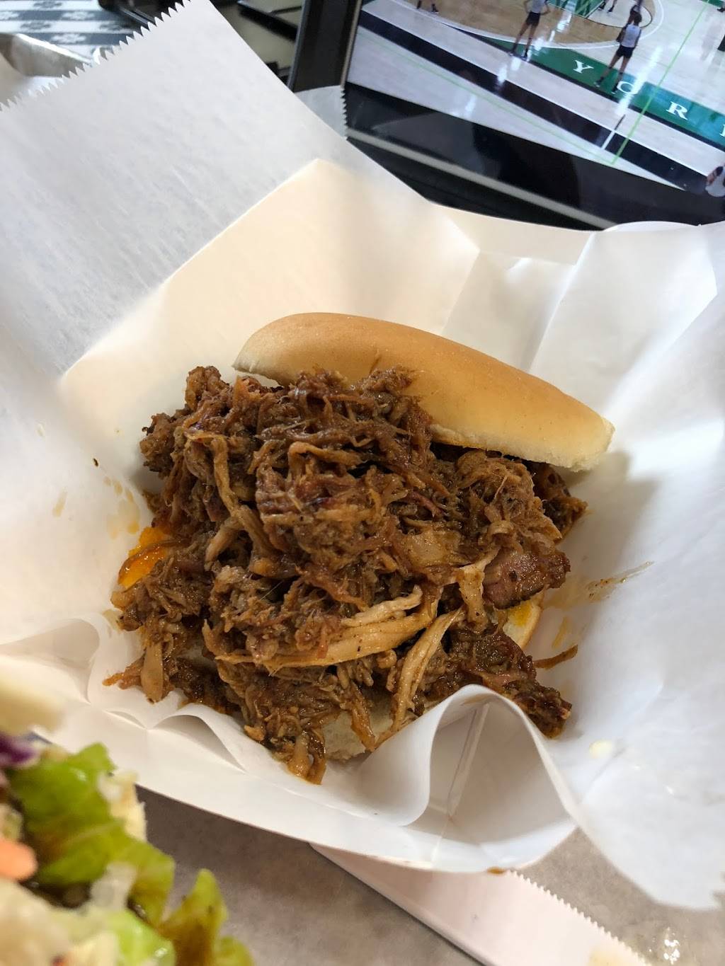 Up In Smoke BBQ | restaurant | 692 N Loudoun St, Winchester, VA 22601, USA | 5404505903 OR +1 540-450-5903