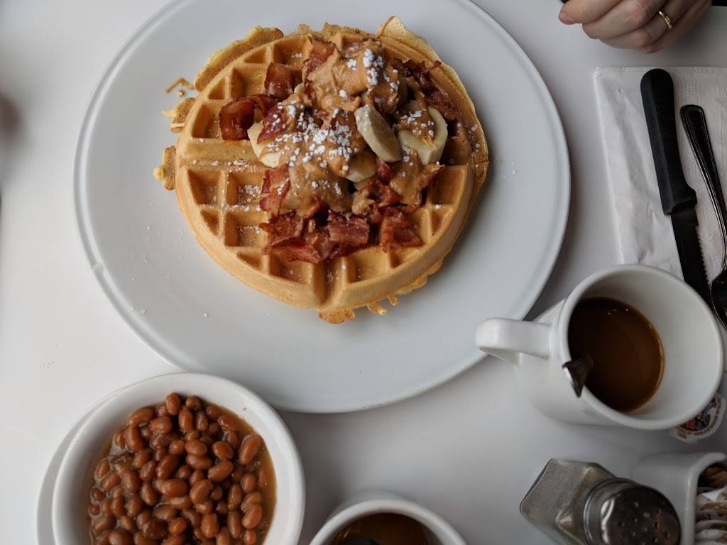 B & M Restaurant | restaurant | 6200 Avenue Somerled, Montréal, QC H3X 2B5, Canada | 5144881555 OR +1 514-488-1555