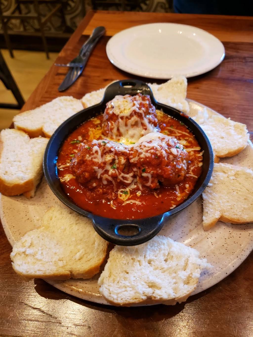 Hearth Wood Fired Pizza | restaurant | 802 Bay St, Beaufort, SC 29902, USA | 8433799806 OR +1 843-379-9806