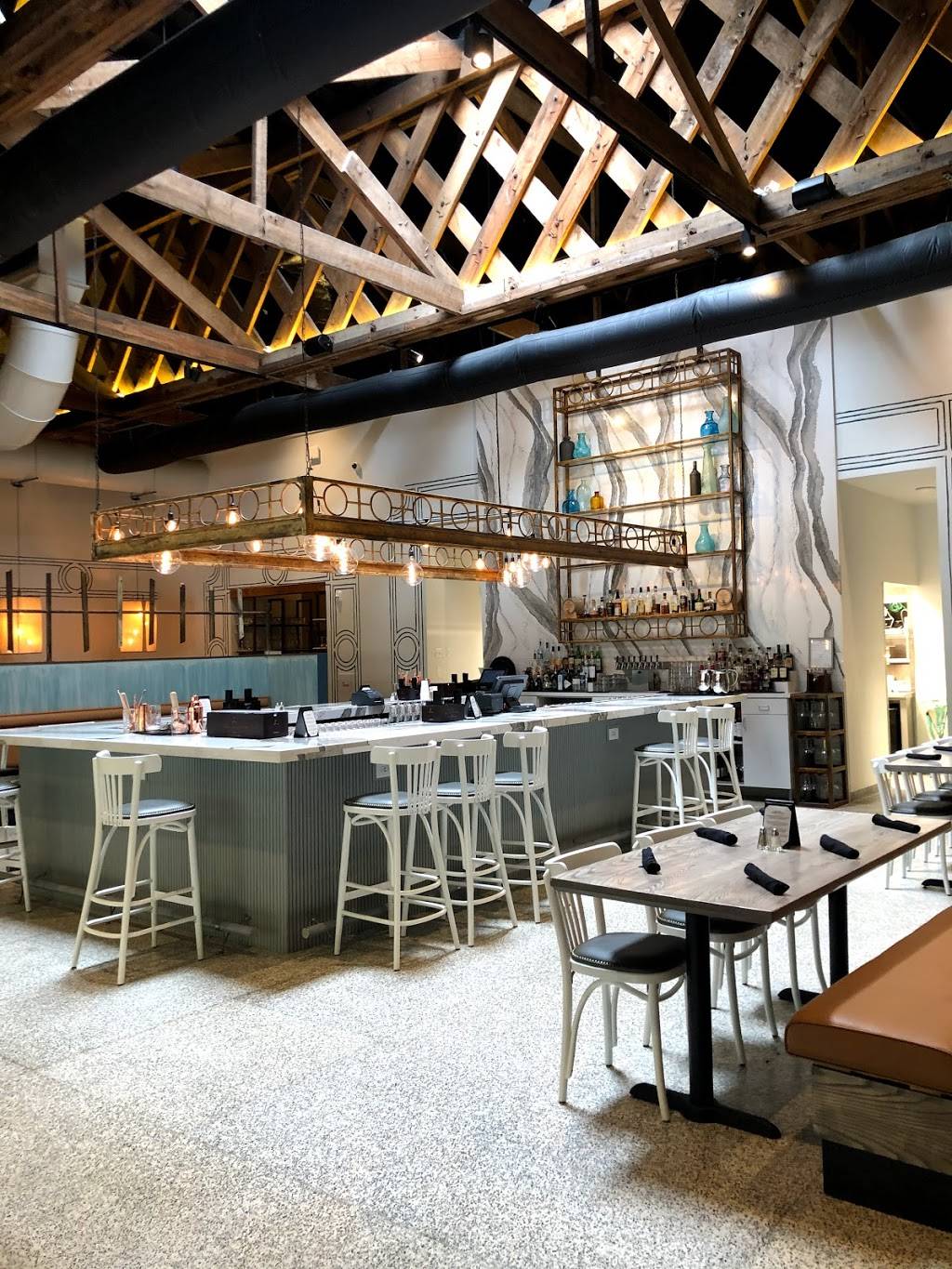 Initial Q | restaurant | 127 W Main St, Spartanburg, SC 29306, USA | 8647072183 OR +1 864-707-2183