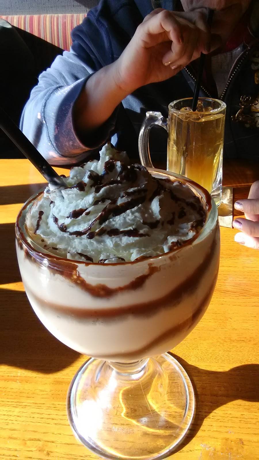 Applebees Grill + Bar | restaurant | 1855 E Primrose St, Springfield, MO 65804, USA | 4178834700 OR +1 417-883-4700