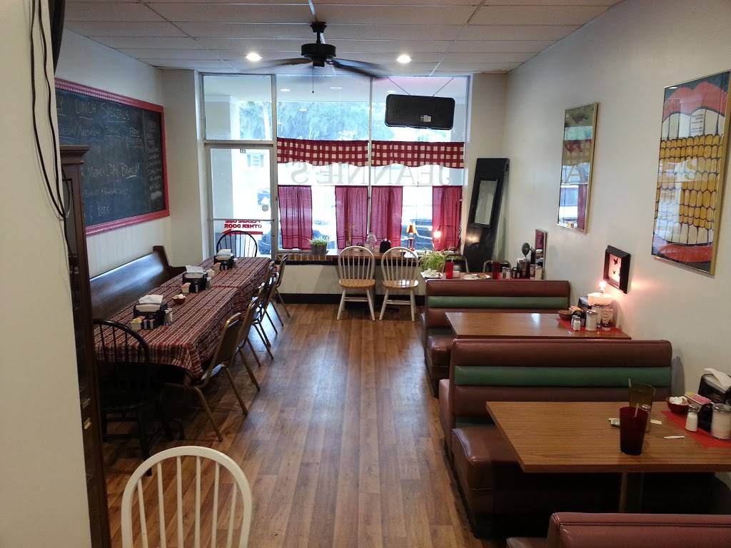 Jeannies Place | restaurant | 209 E Gottsche Ave, Eustis, FL 32726, USA | 3523570027 OR +1 352-357-0027