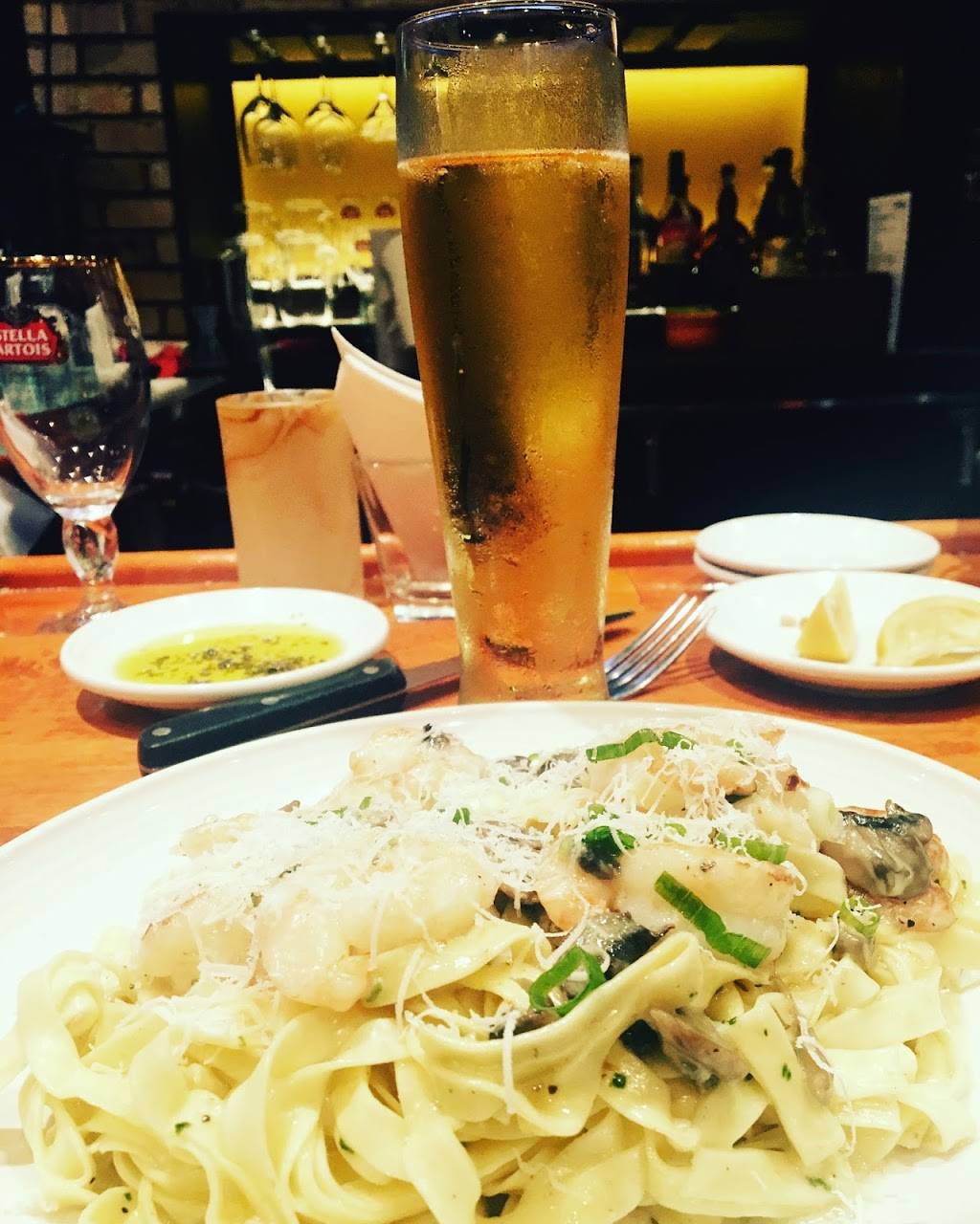 Carrabbas Italian Grill | restaurant | Shopping Mall, 102 Painters Crossing, West Chester, PA 19382, USA | 6103580156 OR +1 610-358-0156