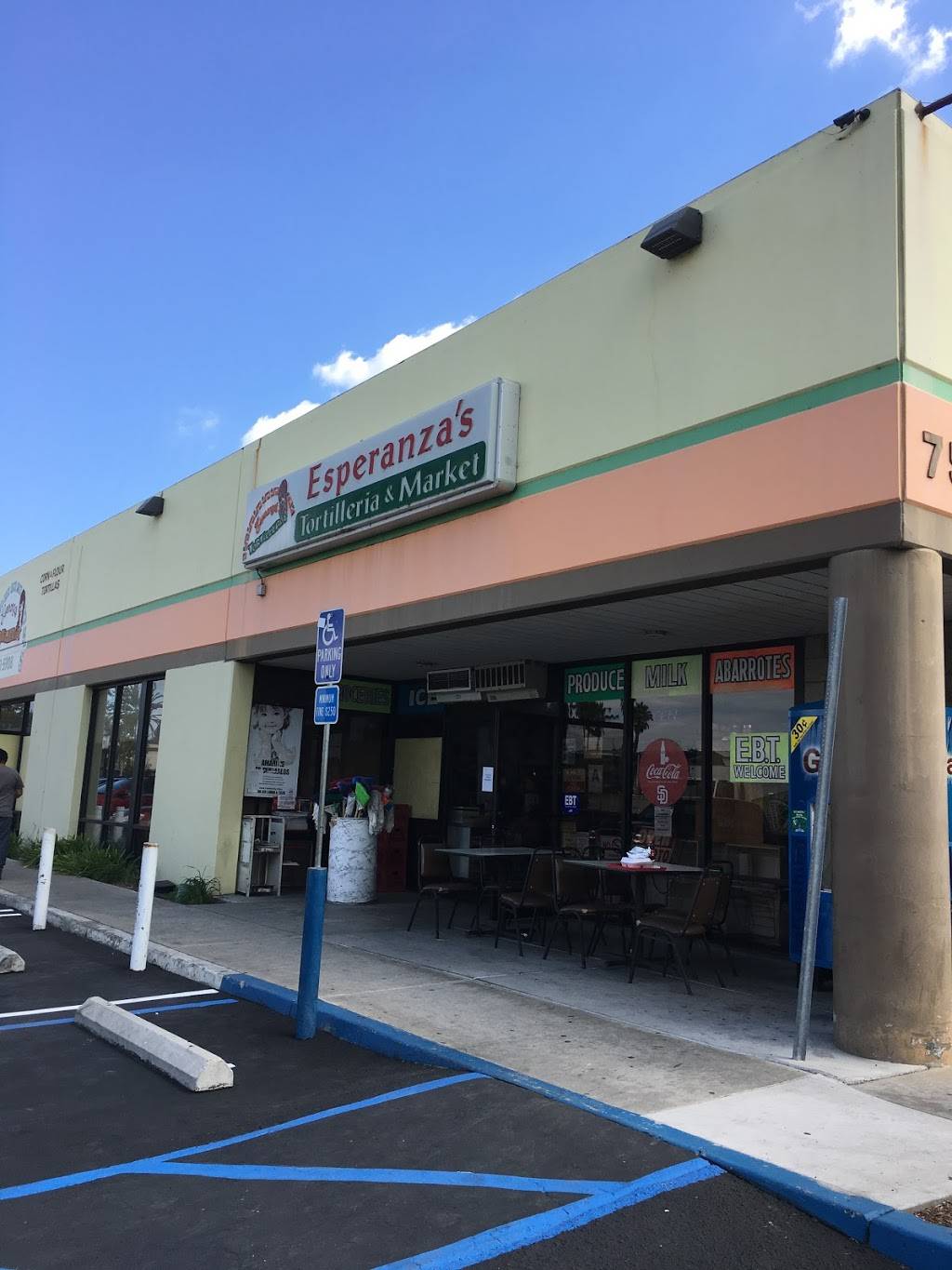 Esperanzas Tortilleria | restaurant | 750 Rock Springs Rd, Escondido, CA 92025, USA | 7607435909 OR +1 760-743-5909