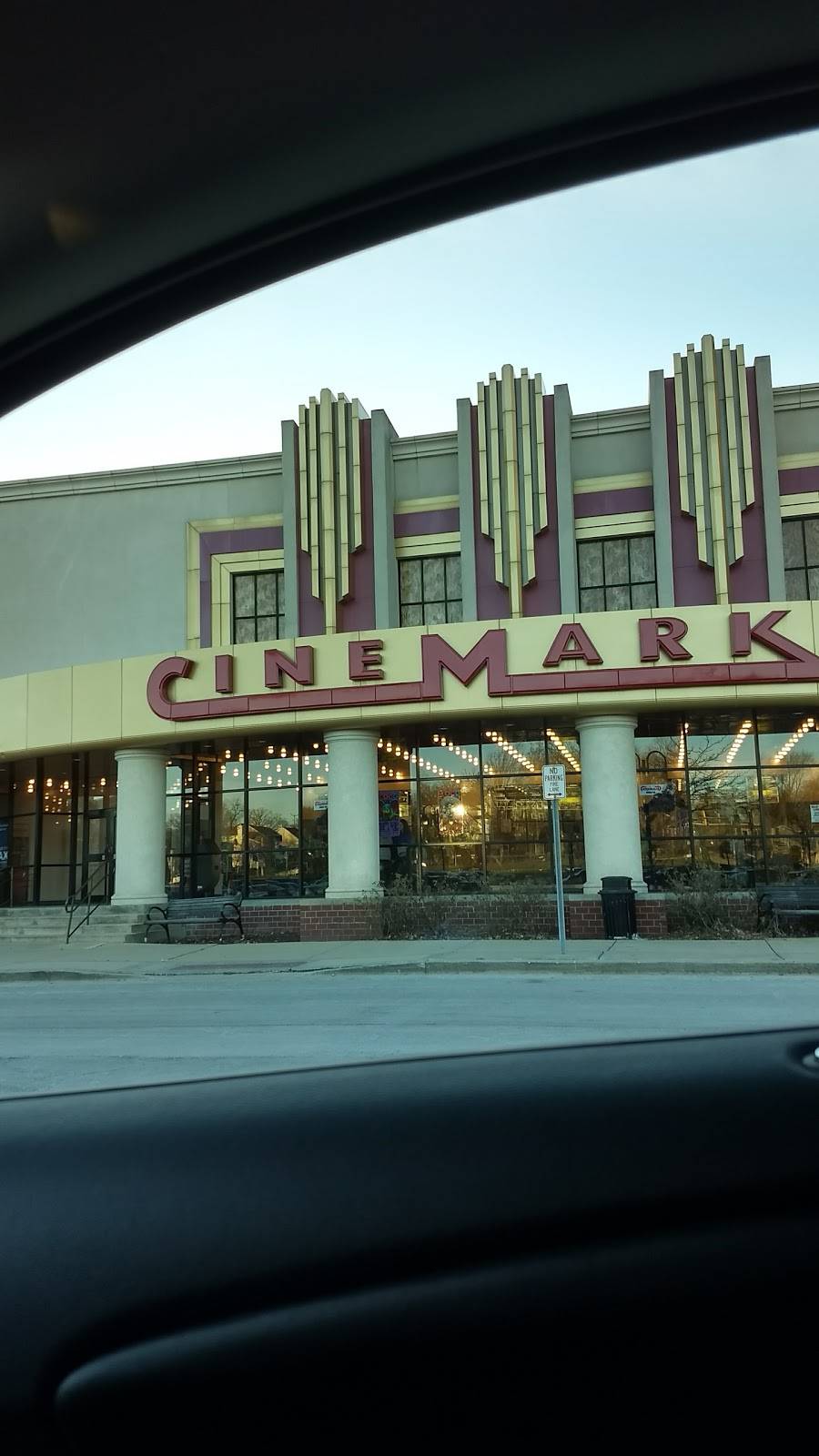 Cinemark at Seven Bridges and IMAX | meal takeaway | 6500 IL-53, Woodridge, IL 60517, USA | 6306638892 OR +1 630-663-8892