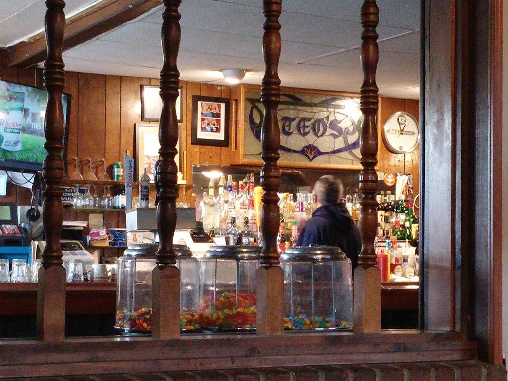Teos | Hotdogs Restaurant | restaurant | 1410 East St, Pittsfield, MA 01201, USA | 4134479592 OR +1 413-447-9592