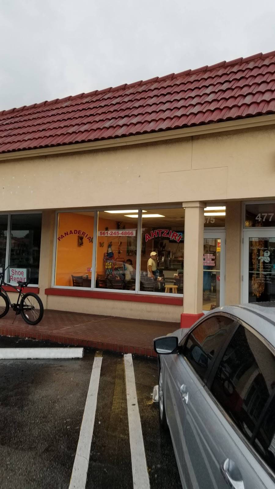 Panaderia Y Pasteleria Ahtziri | restaurant | 475 NE 20th St, Boca Raton, FL 33431, USA | 5612454866 OR +1 561-245-4866