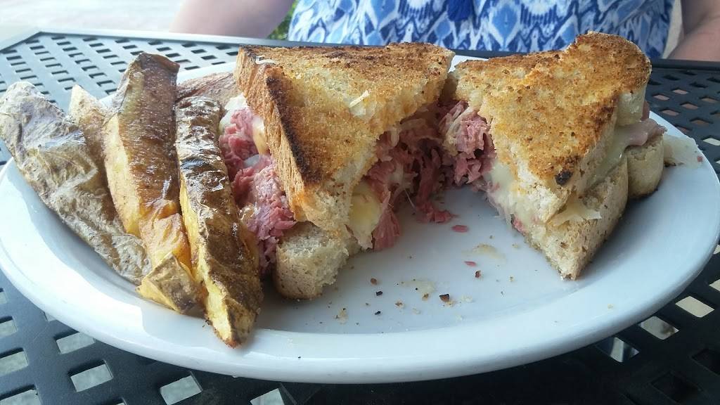 Diannas Bakery & Cafe - Deli | cafe | 639 1st St, Benicia, CA 94510, USA | 7072976186 OR +1 707-297-6186