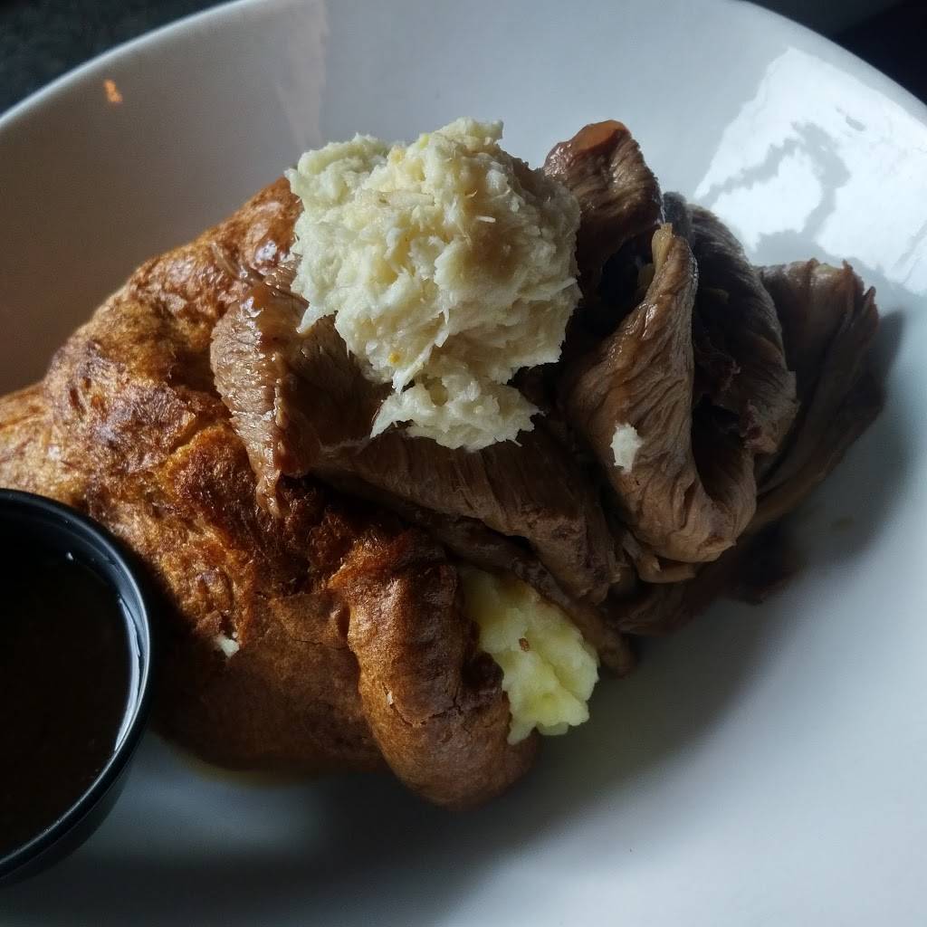 The Pub On King | restaurant | 77 King St N, Waterloo, ON N2J 2X3, Canada | 5192085544 OR +1 519-208-5544