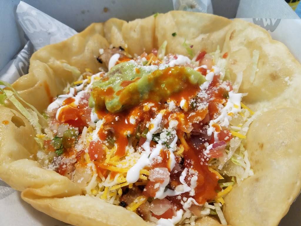 Carls Jr. | restaurant | 501 S Chinowth St, Visalia, CA 93277, USA | 5597391342 OR +1 559-739-1342