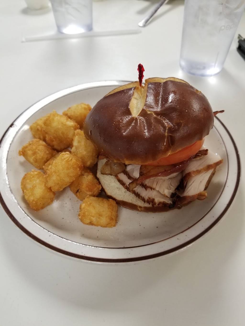 Pattys Place | restaurant | 45823-45901 Marietta Rd, Caldwell, OH 43724, USA | 7407324948 OR +1 740-732-4948