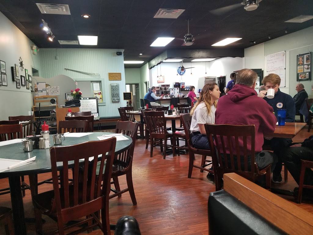 Anitas Kitchen | restaurant | 777 E Water St, Pendleton, IN 46064, USA | 7657780001 OR +1 765-778-0001