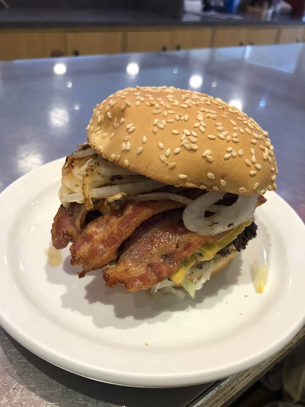 Poutinerie Labelle province | restaurant | 1675 Tenth Line Rd, Orléans, ON K1E 3P6, Canada | 6135909199 OR +1 613-590-9199