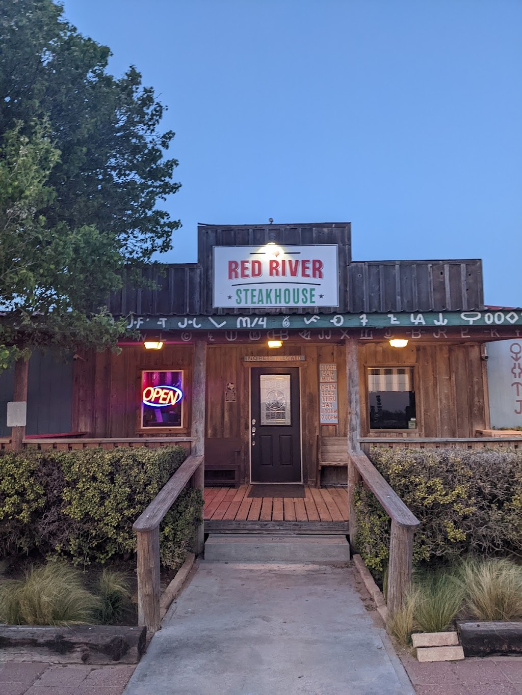 Red River Steakhouse | restaurant | 101 U.S. Rt. 66, McLean, TX 79057, USA | 8067798940 OR +1 806-779-8940