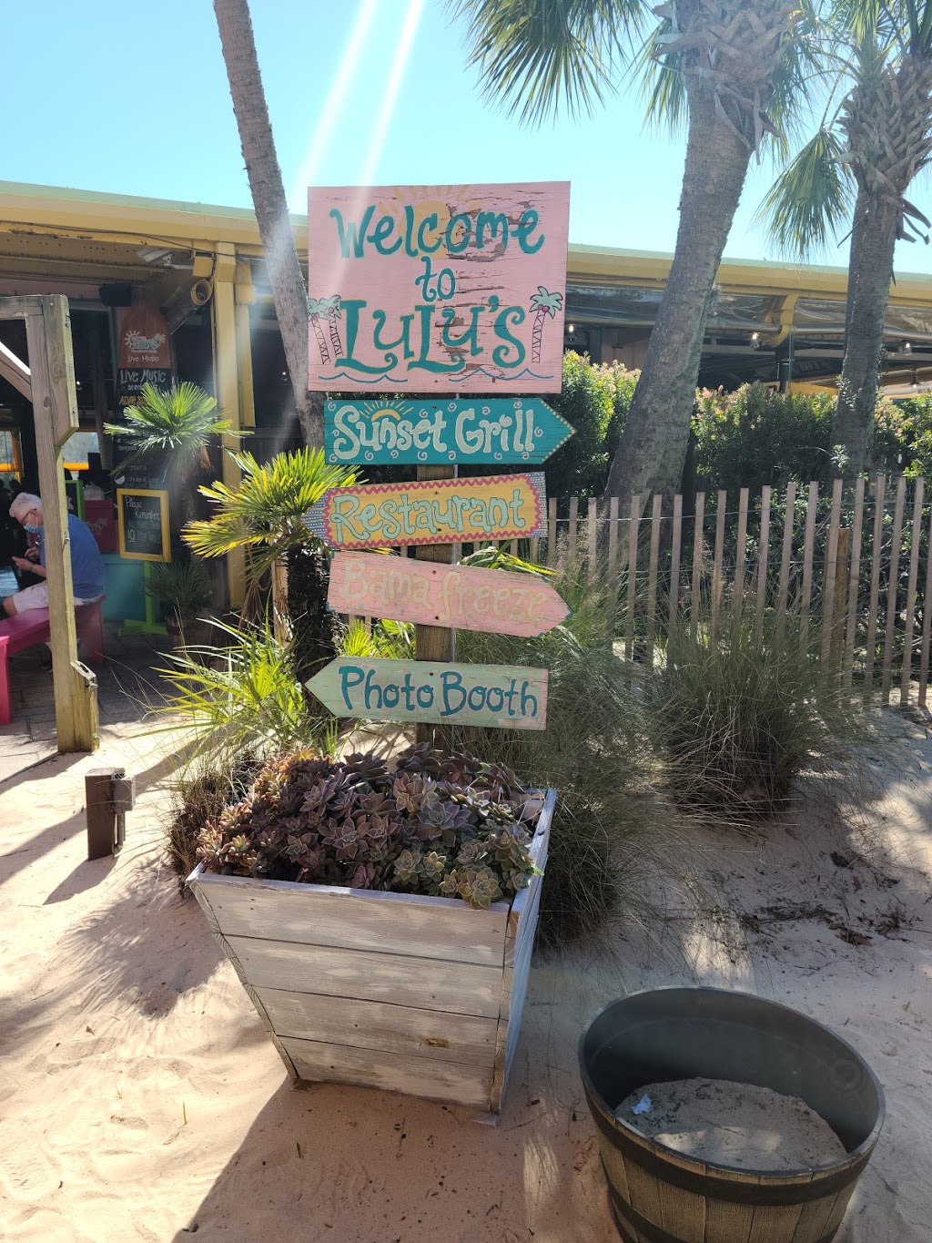 LuLu’s Gulf Shores | restaurant | 200 E 25th Ave, Gulf Shores, AL 36542, USA | 2519675858 OR +1 251-967-5858