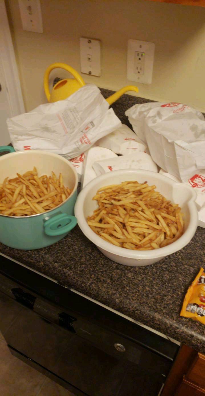 Wendys | restaurant | 556 First Colonial Road, Virginia Beach, VA 23451, USA | 7574221669 OR +1 757-422-1669