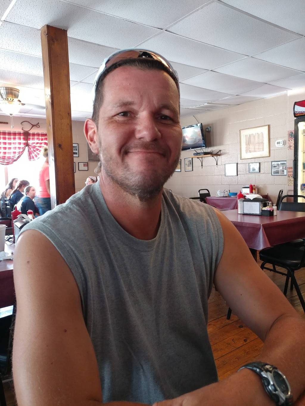 Sharon Grill | restaurant | 3718 York St, Sharon, SC 29742, USA | 8039277821 OR +1 803-927-7821