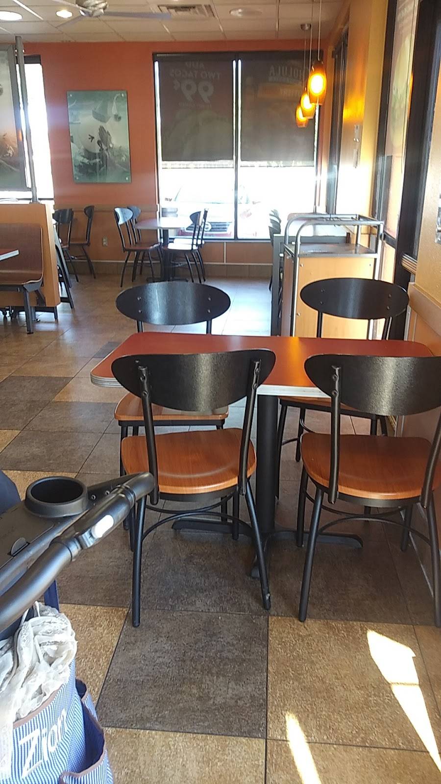 Jack in the Box | restaurant | 2709 Reed Rd, Houston, TX 77051, USA | 7132640832 OR +1 713-264-0832