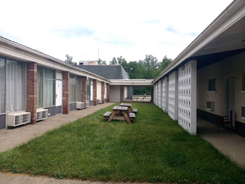 Caravan II Albergo - Maze Entertainment | restaurant | 1465 Sampson St, New Castle, PA 16101, USA | 7245981001 OR +1 724-598-1001