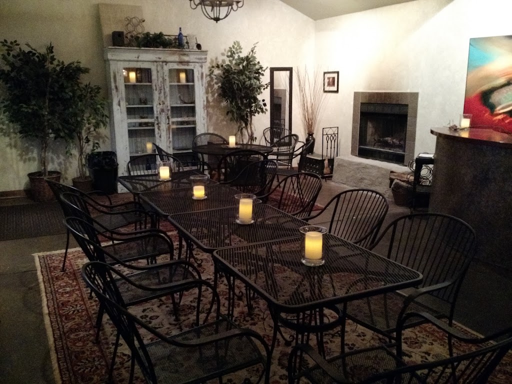 Nighthawk Vineyard & Winery | restaurant | 16381 W 343rd St, Paola, KS 66071, USA | 9136362405 OR +1 913-636-2405