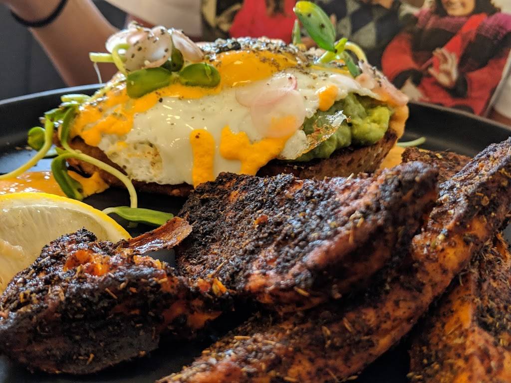 Moveable Feast + Company | restaurant | 112 N Hale St, Wheaton, IL 60187, USA | 6308683777 OR +1 630-868-3777