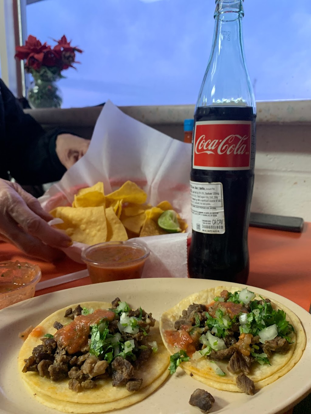 La Chikis Restaurant | restaurant | 308 Eureka Ave, Berryville, AR 72616, USA | 8704236784 OR +1 870-423-6784