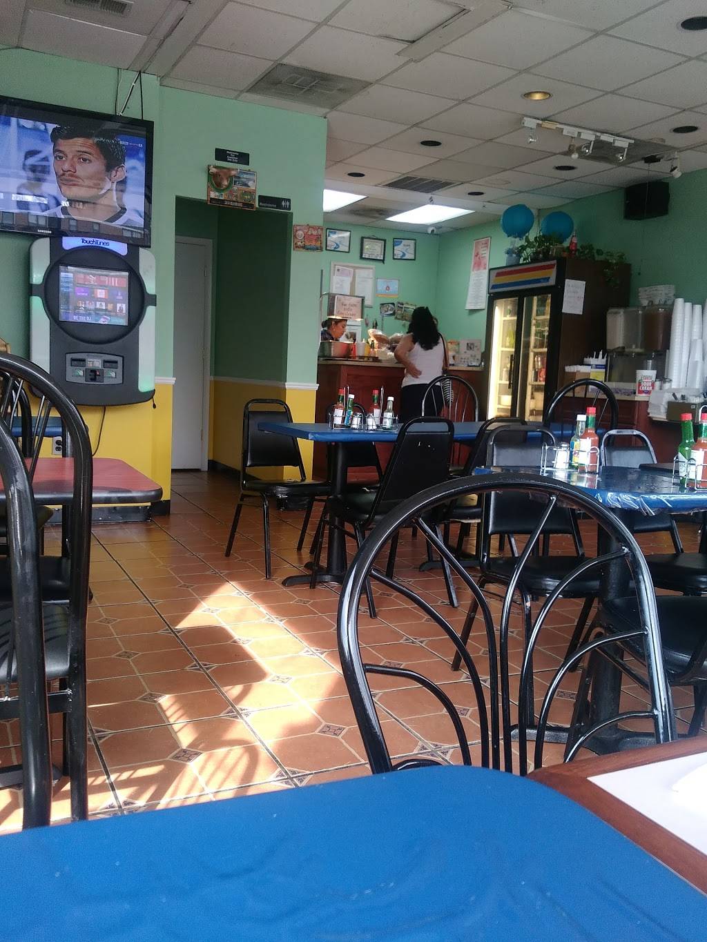 Pupuseria Emily | restaurant | 6824 Riggs Rd, Hyattsville, MD 20783, USA | 3016330767 OR +1 301-633-0767