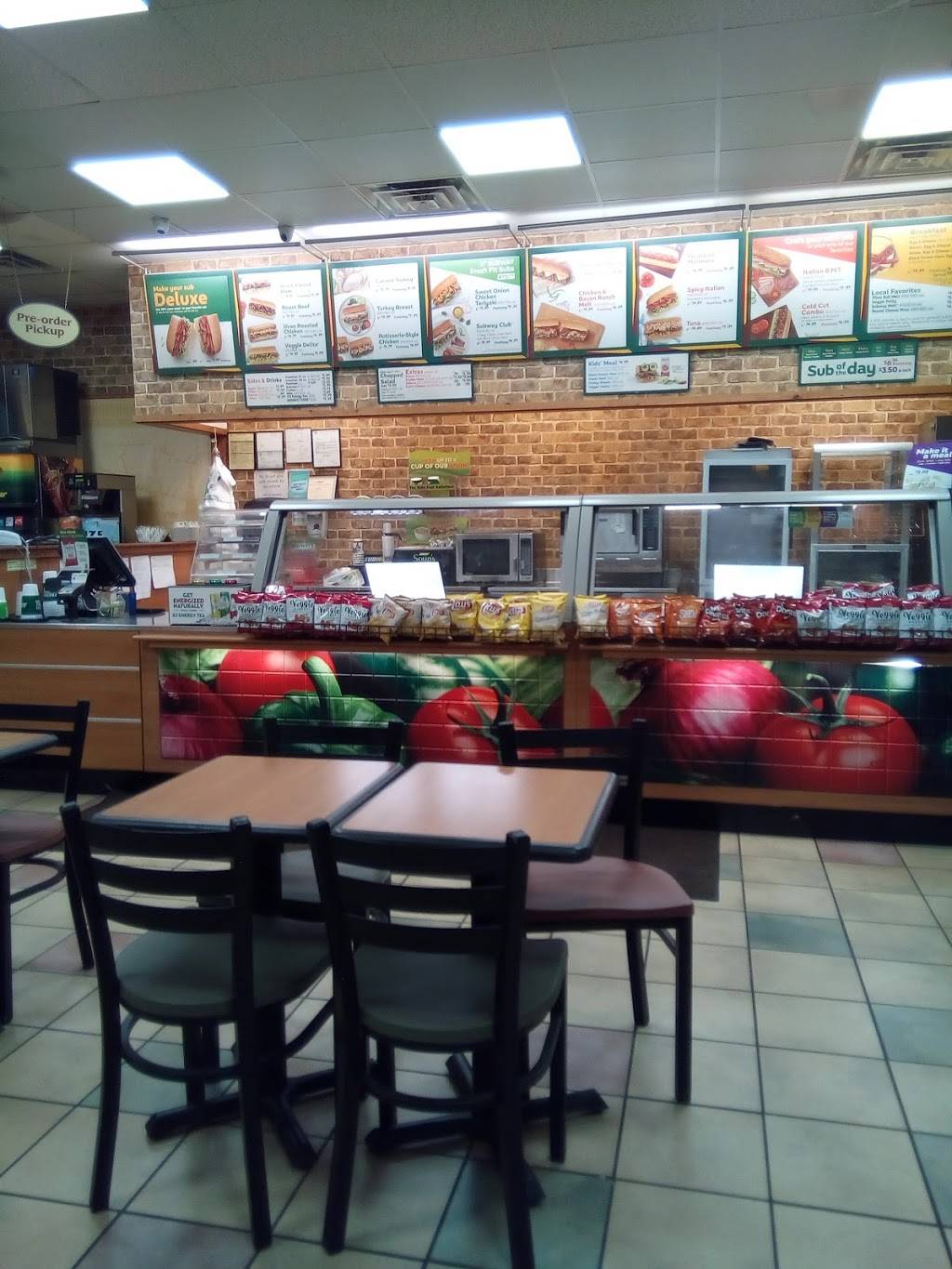 Subway | restaurant | 2720 B Newport Hwy, Sevierville, TN 37876, USA | 8654530444 OR +1 865-453-0444