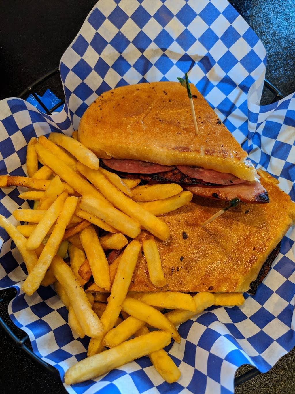 Pinellas Grill | restaurant | 9711 66th St N, Pinellas Park, FL 33782, USA | 7277670447 OR +1 727-767-0447