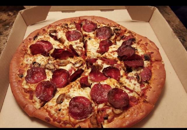 Pizza Hut | restaurant | 701 N Lake St, Aurora, IL 60506, USA | 6308978060 OR +1 630-897-8060