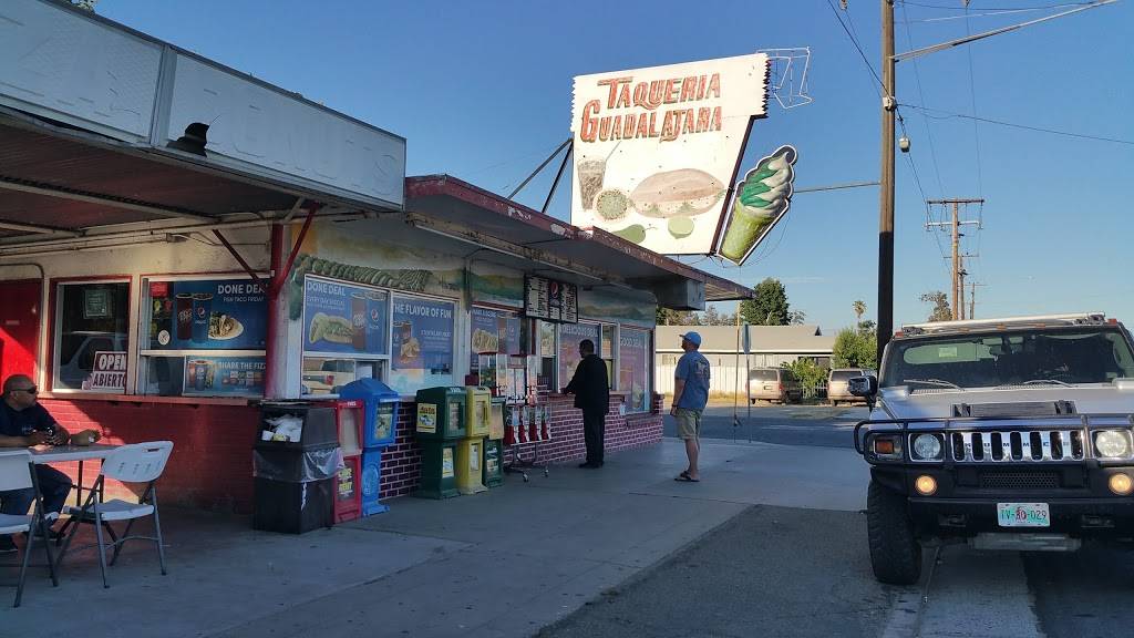 Taqueria Guadalajara | restaurant | 700 W Inyo Ave, Tulare, CA 93274, USA | 5596878357 OR +1 559-687-8357