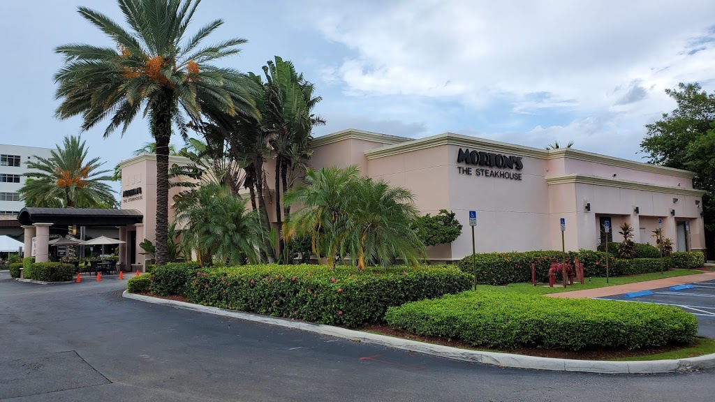 Mortons The Steakhouse | restaurant | 17399 Biscayne Blvd, Miami, FL 33160, USA | 3059453131 OR +1 305-945-3131