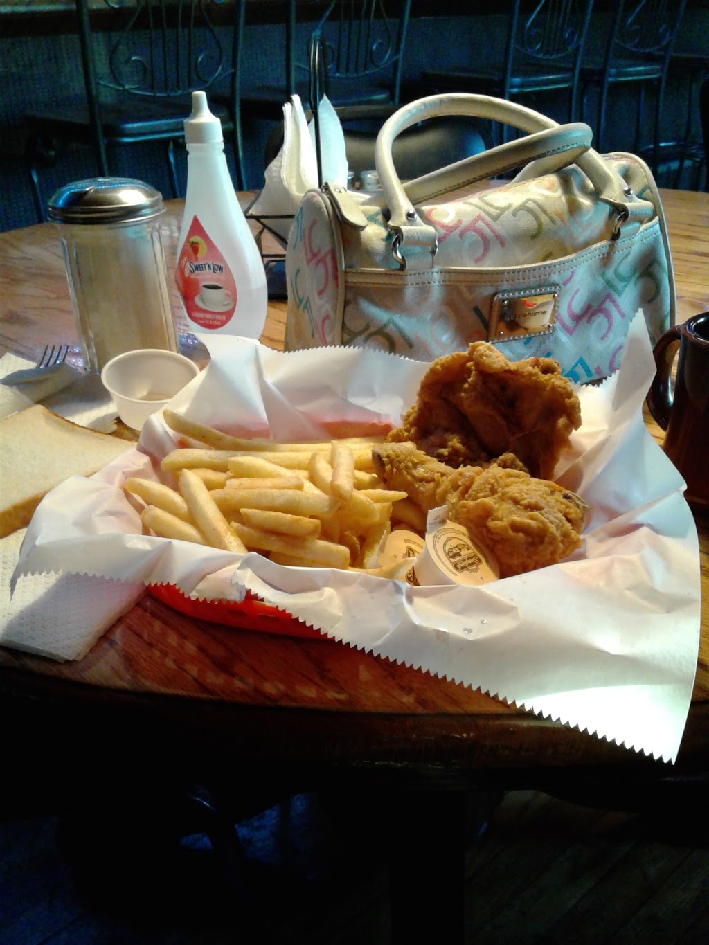 Grove Inn Bar & Grill | restaurant | 6510 Broadway St #9786, Quincy, IL 62305, USA | 2172239915 OR +1 217-223-9915