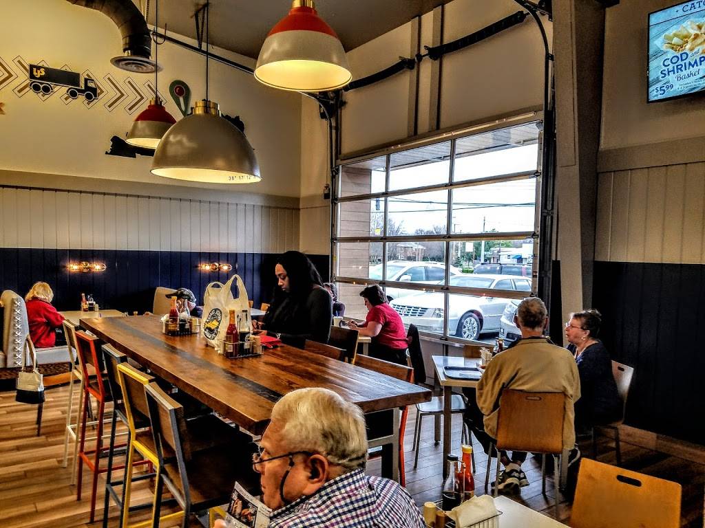 Long John Silvers Flagship Restaurant | restaurant | 2901 Goose Creek Rd, Louisville, KY 40241, USA | 5023298274 OR +1 502-329-8274