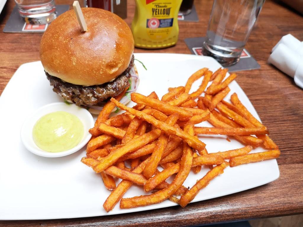 The Woodlawn Public House | restaurant | 1276 Yonge St, Toronto, ON M4T 1W5, Canada | 4169220404 OR +1 416-922-0404